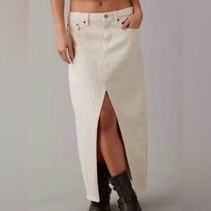 American Eagle Low-Rise Maxi Denim Skirt – Cream | Stretch | Size 6 / 28W | NWT